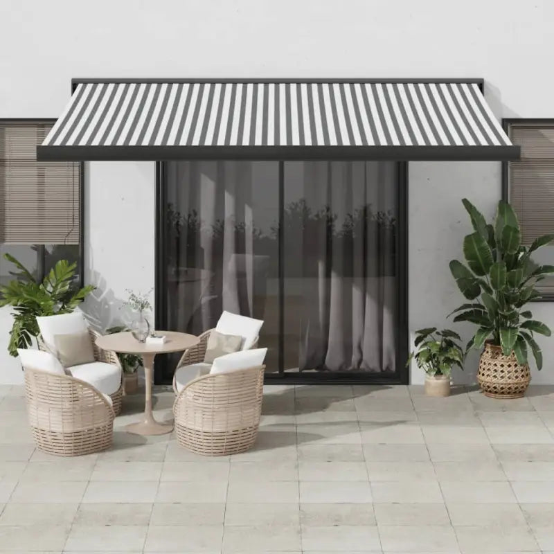Uittrekbare luifel met aluminium frame voor koele tuinplekken - Antraciet en zwart / 450 x 300 cm / 1 - Zonwering