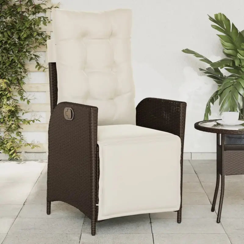Verstelbare tuinstoel met poly rattan voor een comfortabele zitervaring - Bruin / 1 / Met voetensteun - Tuinstoelen