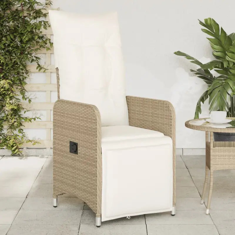 Verstelbare tuinstoel met poly rattan voor een comfortabele zitervaring - Beige / 1 / Met voetensteun - Tuinstoelen