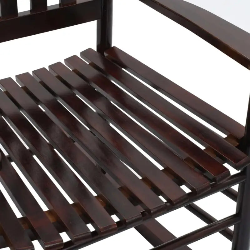 Vintage houten schommelstoel voor een elegante en tijdloze sfeer - Tuinstoelen