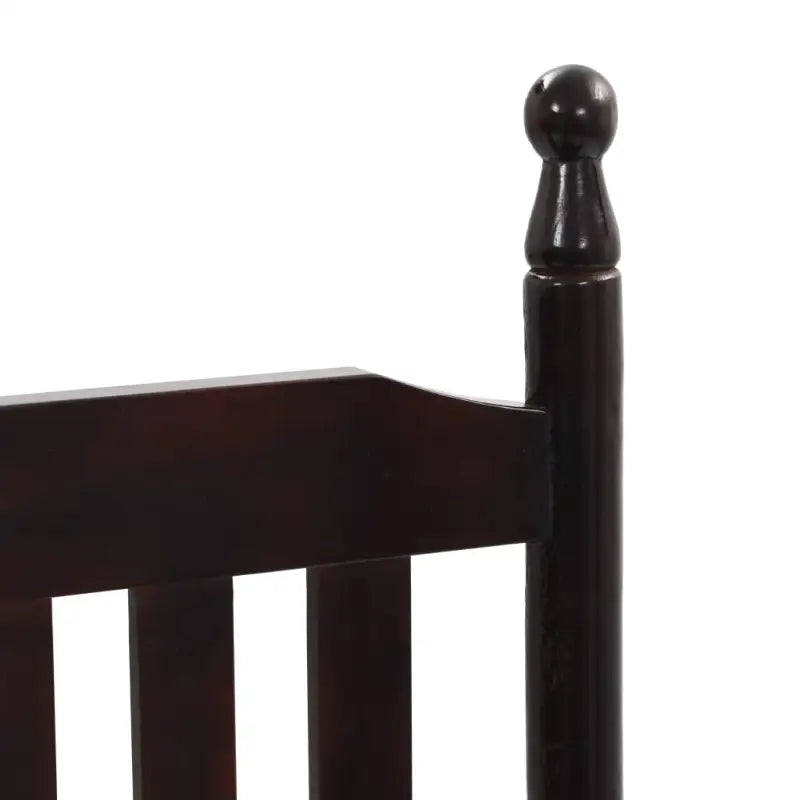 Vintage houten schommelstoel voor een elegante en tijdloze sfeer - Tuinstoelen