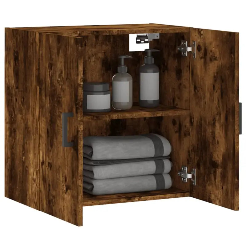 Wandkast van bewerkt hout voor een decoratief en praktisch interieur - Opbergkasten & lockerkasten