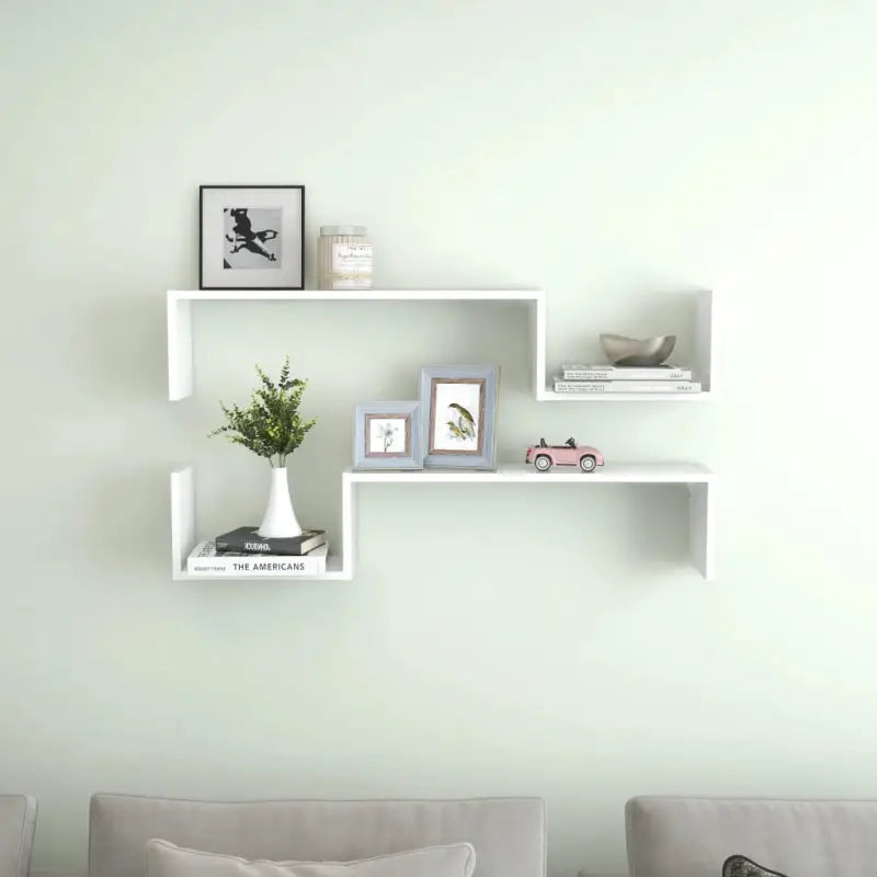 Wandplanken van bewerkt hout voor een trendy en stabiel interieur - Wandplanken