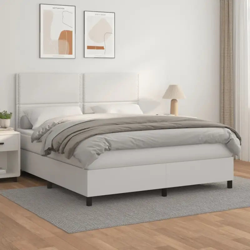 Zwart Kunstleer Boxspringbed met schuim vulling en ideale afmetingen - Wit / 180 x 200 cm / Effen met spijkers - Bedden