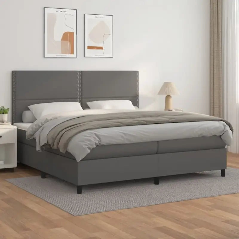 Zwart Kunstleer Boxspringbed met schuim vulling en ideale afmetingen - Grijs / 200 x 200 cm / Effen met spijkers